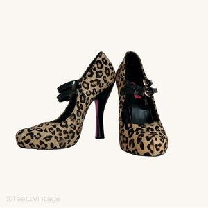 BETSEY JOHNSON LEOPARD PRINT HEELS
